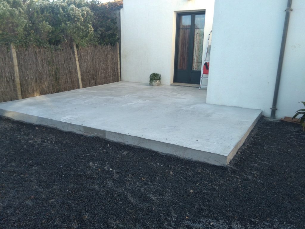 Peixoto Constructions- Entreprise de Maçonnerie, enduit, couverture et Aménagement Extérieur à Notre-Dame-de-Monts Constructions d'une terrasse en béton