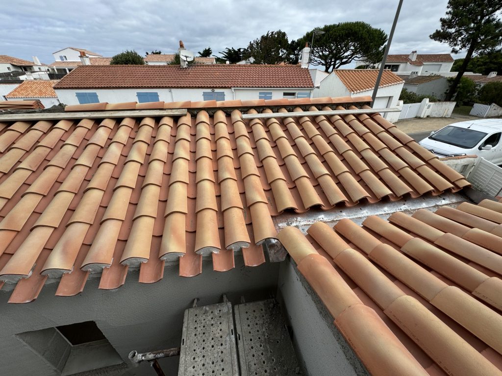 Peixoto Constructions- Entreprise de Maçonnerie, Pisciniste et Aménagement Extérieur à Notre-Dame-de-Monts Toiture type noirmoutier